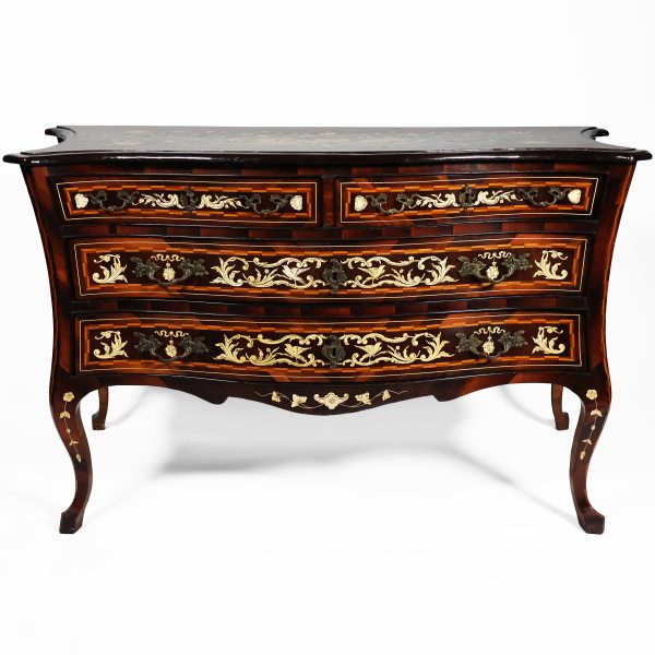 A Central Italian walnut wood chest of drawers inlaid with various woods; mid-18th century