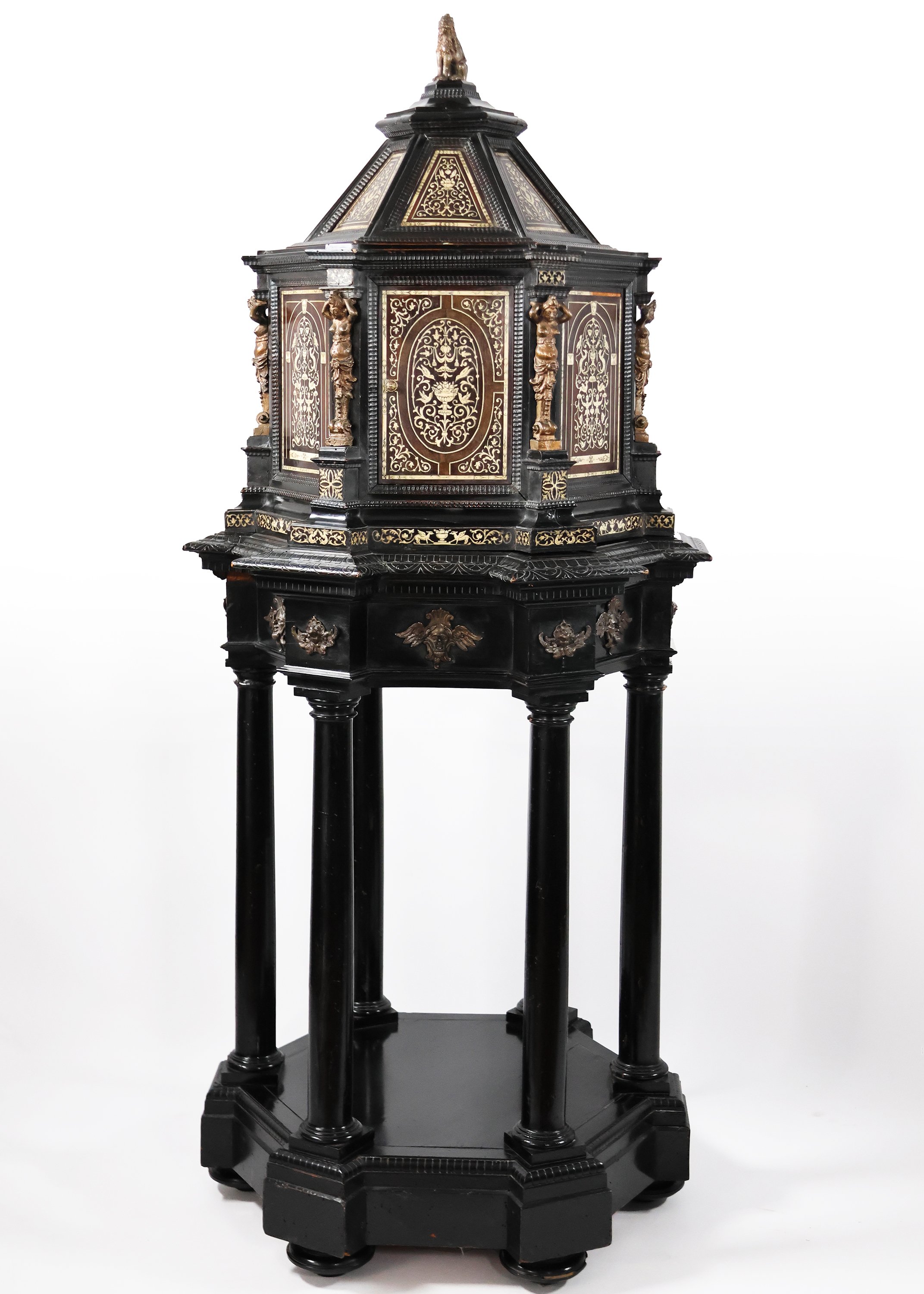 An Italian hexagonal ciborium with ebonized wood structure, inlaid with ivory and gilt-bronze mounts, 19th century - 1800