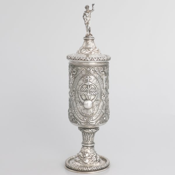 A cup with lid in embossed and chiseled silver, 19th–20th century