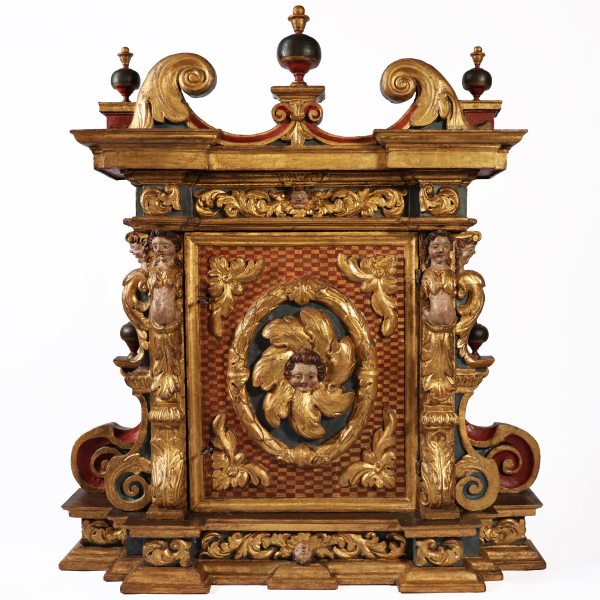 An Italian pair of one-piece altar sideboards in carved and painted wood. Lombardy, 17th century