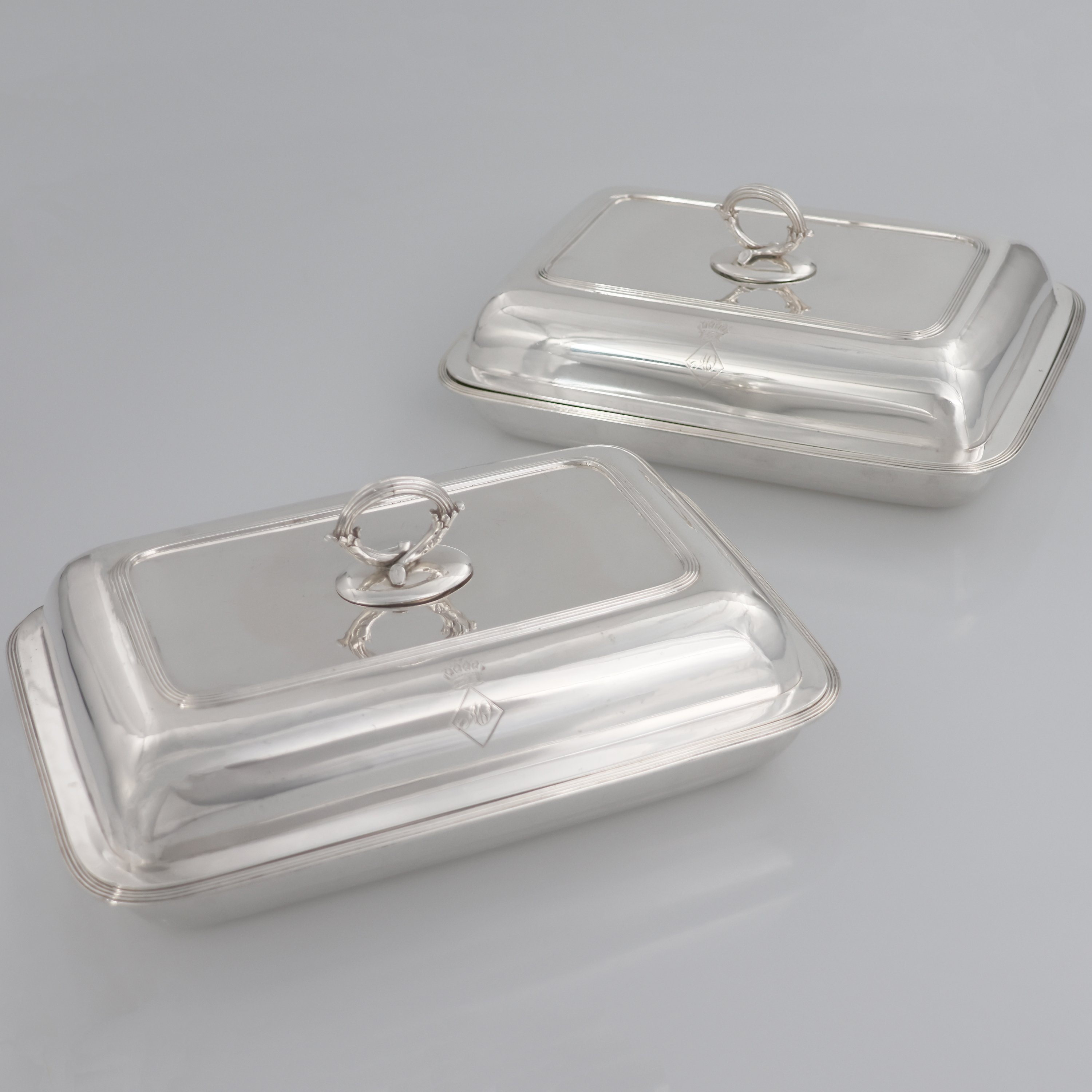 A pair of George III sterling silver entrée dishes and covers, Paul Storr, London, 1800 - Paul Storr - 1800