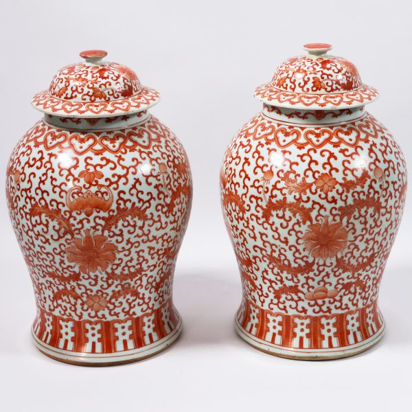 A pair of porcelain vases with red decoration, China, Qing Dynasty, 1644-1911, 19th century