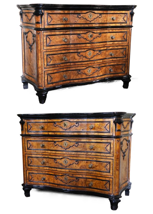 A North Italian pair of chests of drawers in walnut wood and walnut burl, Lombardy, 18th century