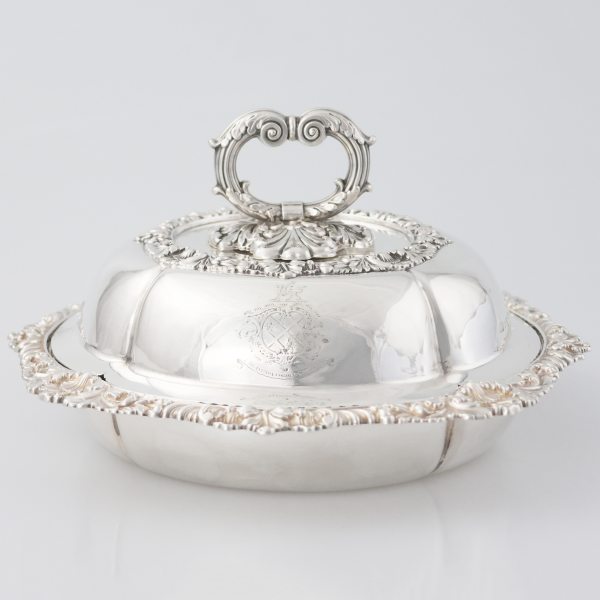 A William IV sterling silver tureen, Waterhouse, Hodson & Co., Sheffield, 1834