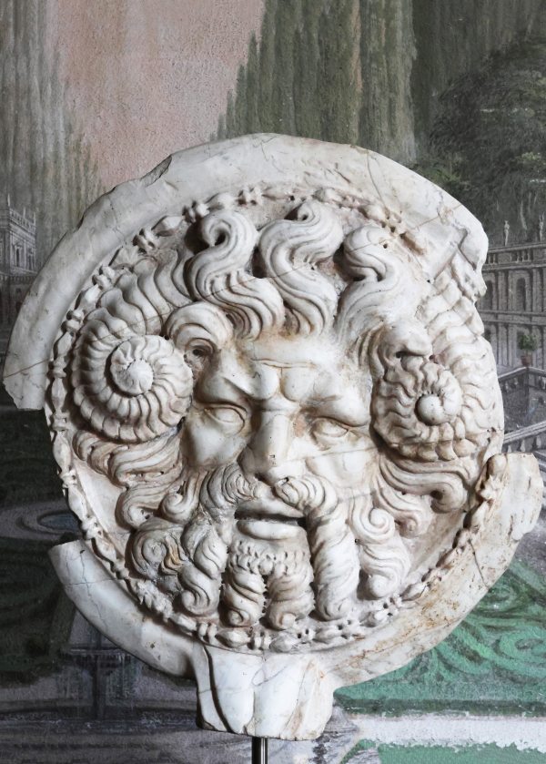 Oscillum, Jupiter and Medusa, statuary marble