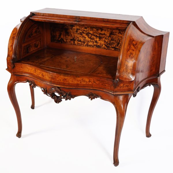 An Italian roll-top desk in walnut wood and thuja burl, Verona, 18th century