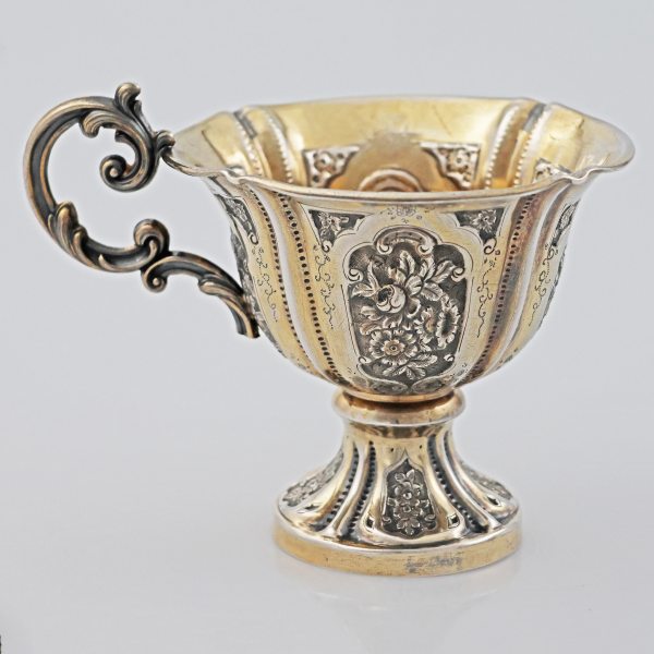 Tazza con manico in argento vermeil, Germania, XIX secolo