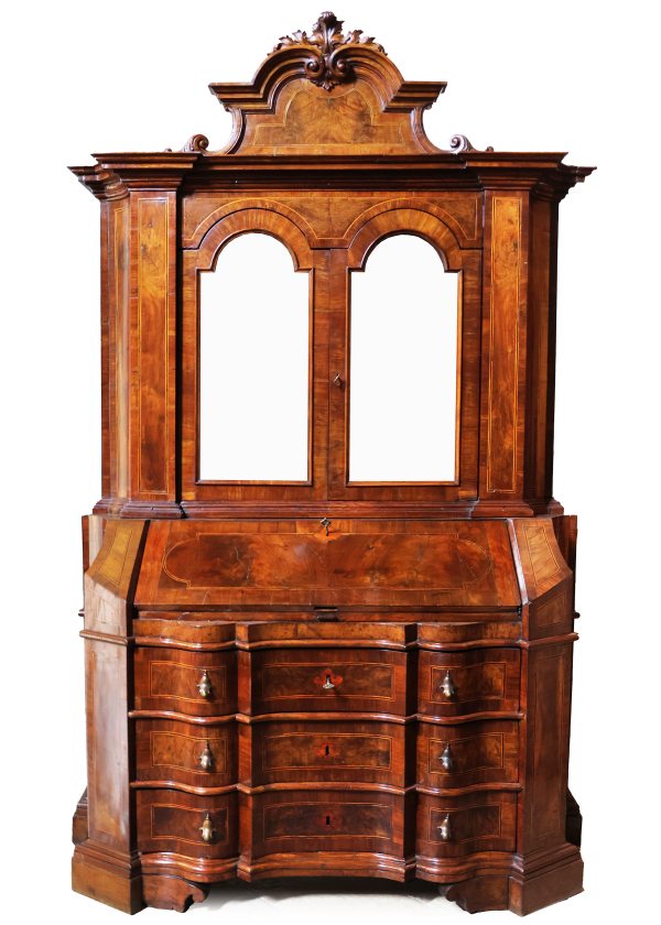An imponent Northern Italy veneered in walnut wood and burl bureau cabinet, 18th century