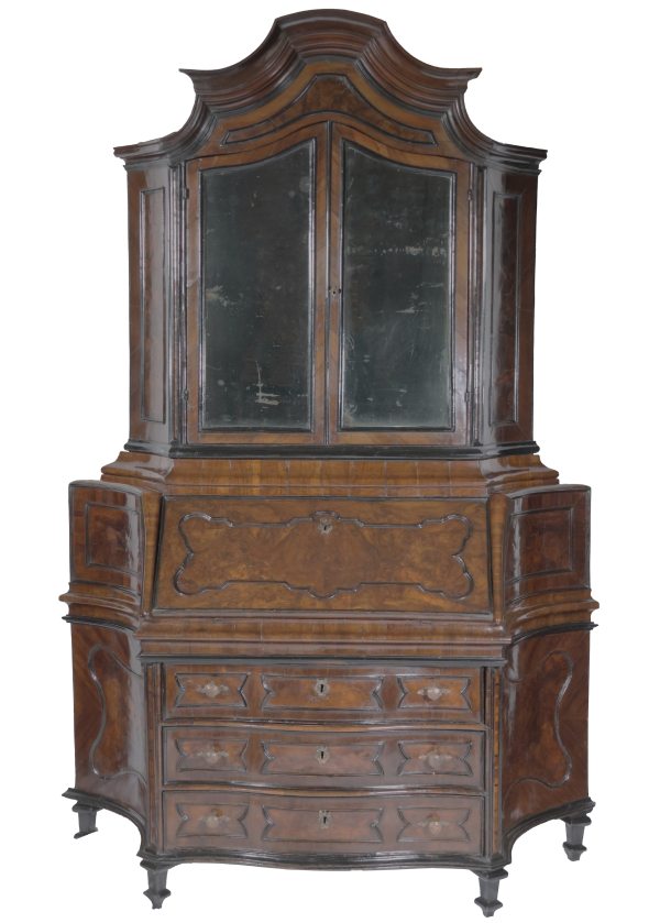 An Italian veneered in walnut wood and burl bureau cabinet. Lombardy, 18th century