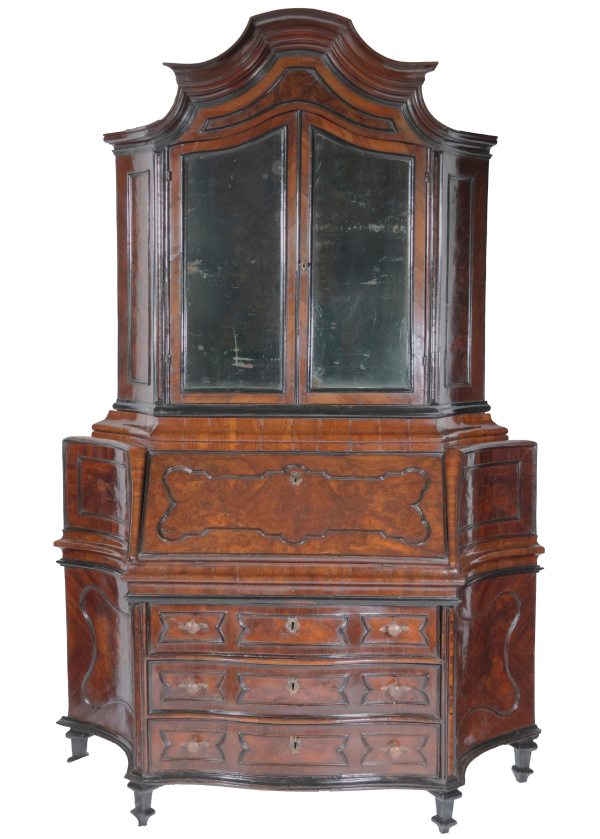 An Italian veneered in walnut wood and burl bureau cabinet. Lombardy, 18th century