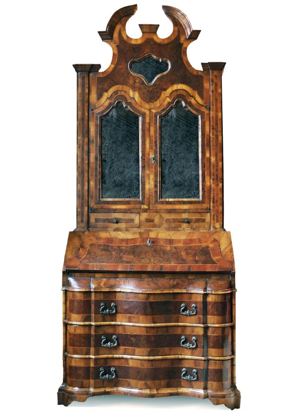 A North Italian small bureau cabinet veneered in walnut wood and burl, Veneto, 18th century