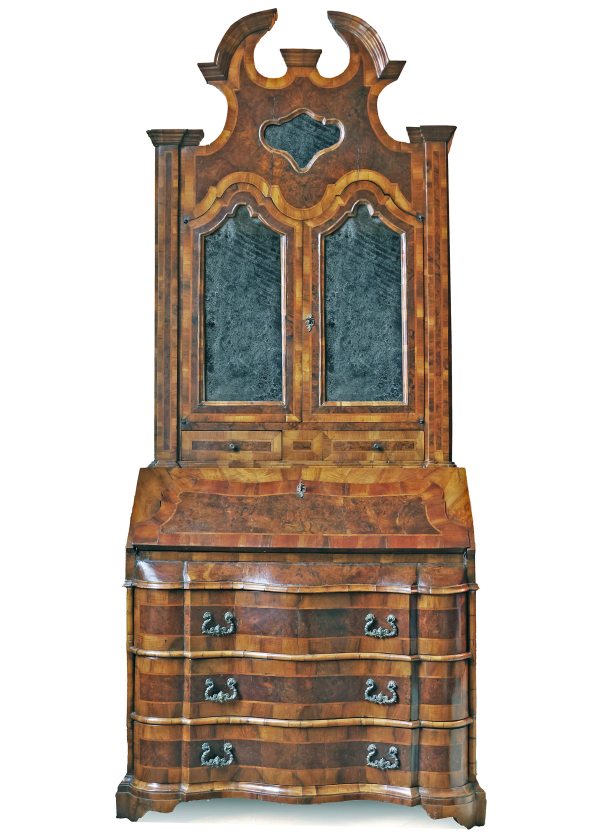 A North Italian small bureau cabinet veneered in walnut wood and burl, Veneto, 18th century