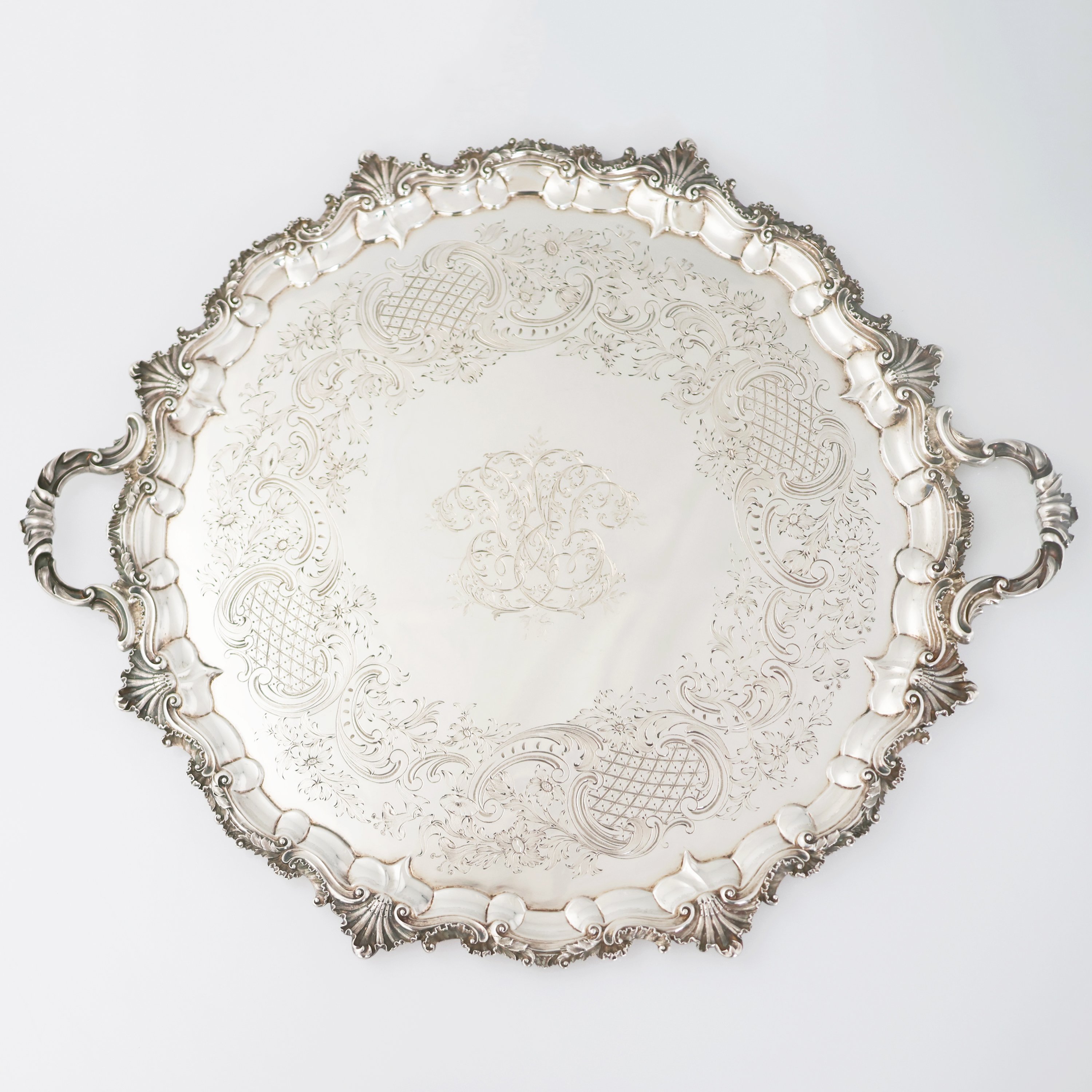A Victorian sterling silver two-handled tray, Hunt & Roskell, Late Storr & Mortimer. Kingdom of Sardinia import marks. London, 1853 - Hunt & Roskell, Late Storr & Mortimer - 1853